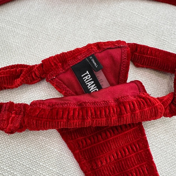 TRAINGL Red velvet bandeau & bottoms - Picture 2 of 3